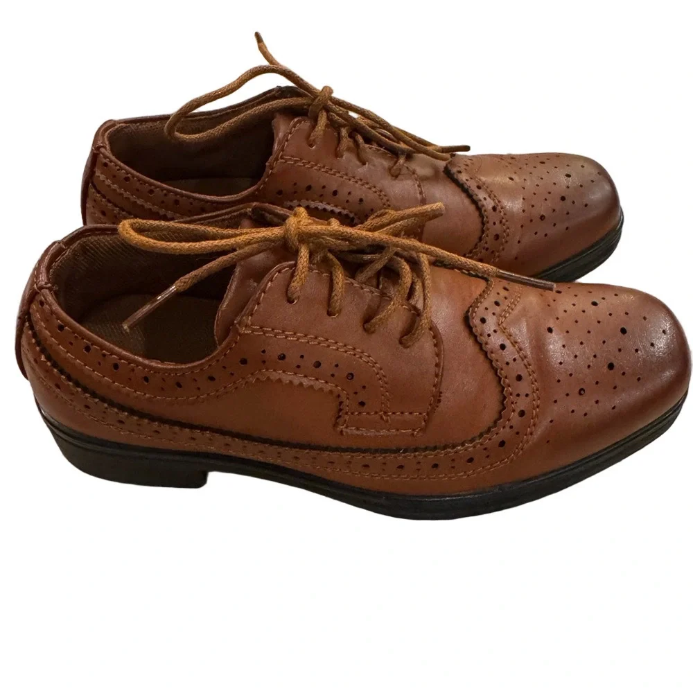 NWT Deer stags brown youth dress shoes